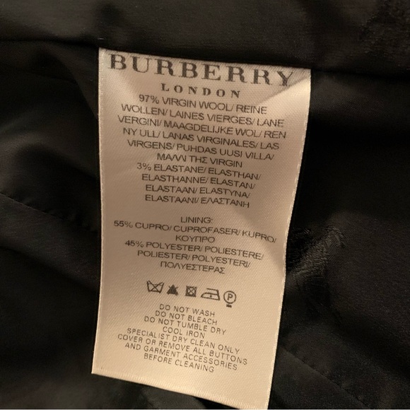 Burberry London Short Sleeve Blazer - Picture 6 of 6